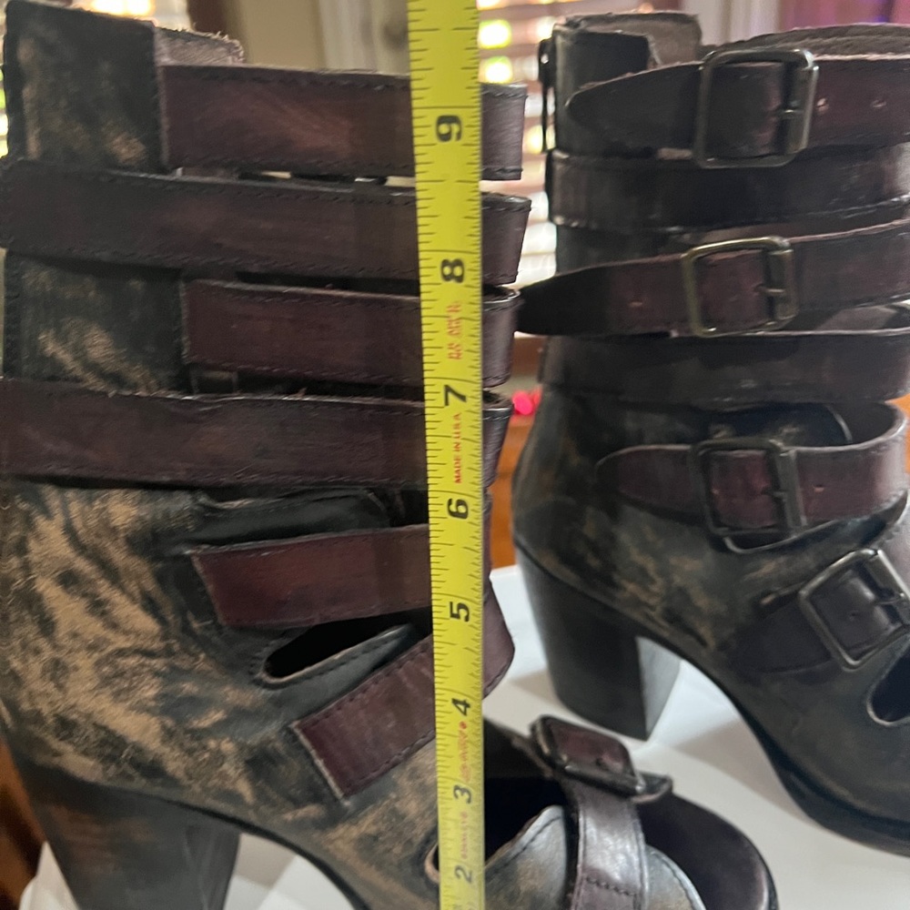 Freebird Distressed Sandals. Purchased at the Freebird store in Salt Lake City - Picture 4 of 11